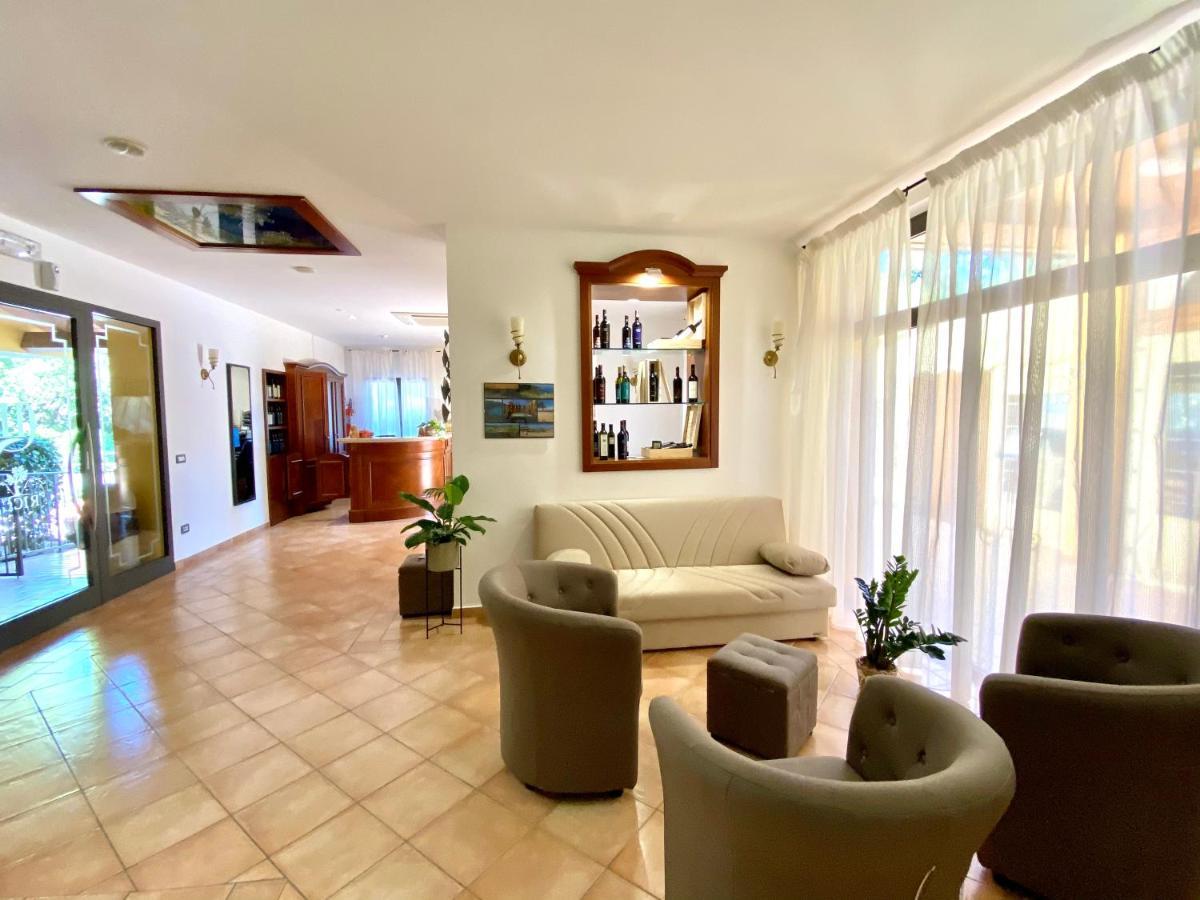 Hotel Ristorante Le Querciolaie Dei Ricci Fonteblanda Buitenkant foto